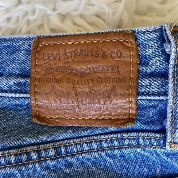 COPY - Levi’s Wedgie Straight Cropped Button Fly Distressed Raw Hem Jeans Women… - Picture 14 of 16